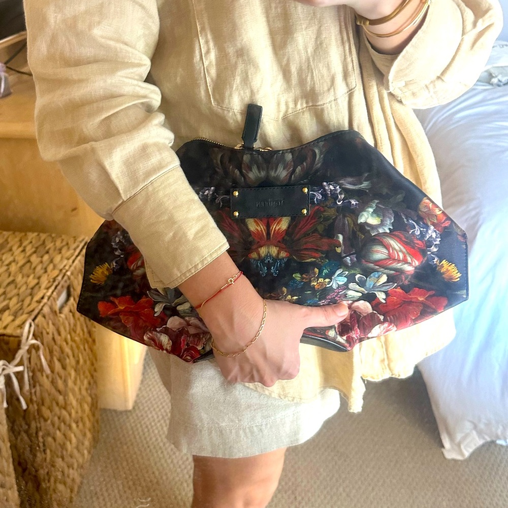 Alexander MQUEEN Clutch 100% Silk with 100% leather trim. GORGEOUS bag!